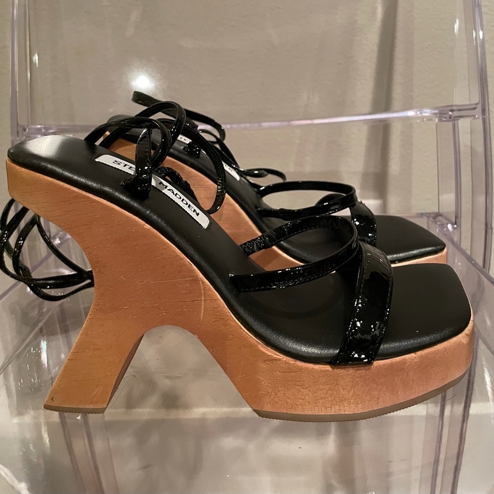 Unique Lace-up Platforms